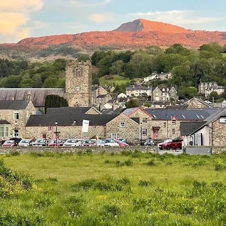 Character Townhouse In Town Centre & Superb Views Villa Dolgellau Exterior photo