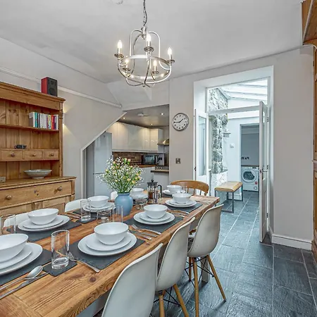 Character Townhouse In Town Centre & Superb Views Villa Dolgellau Exterior photo