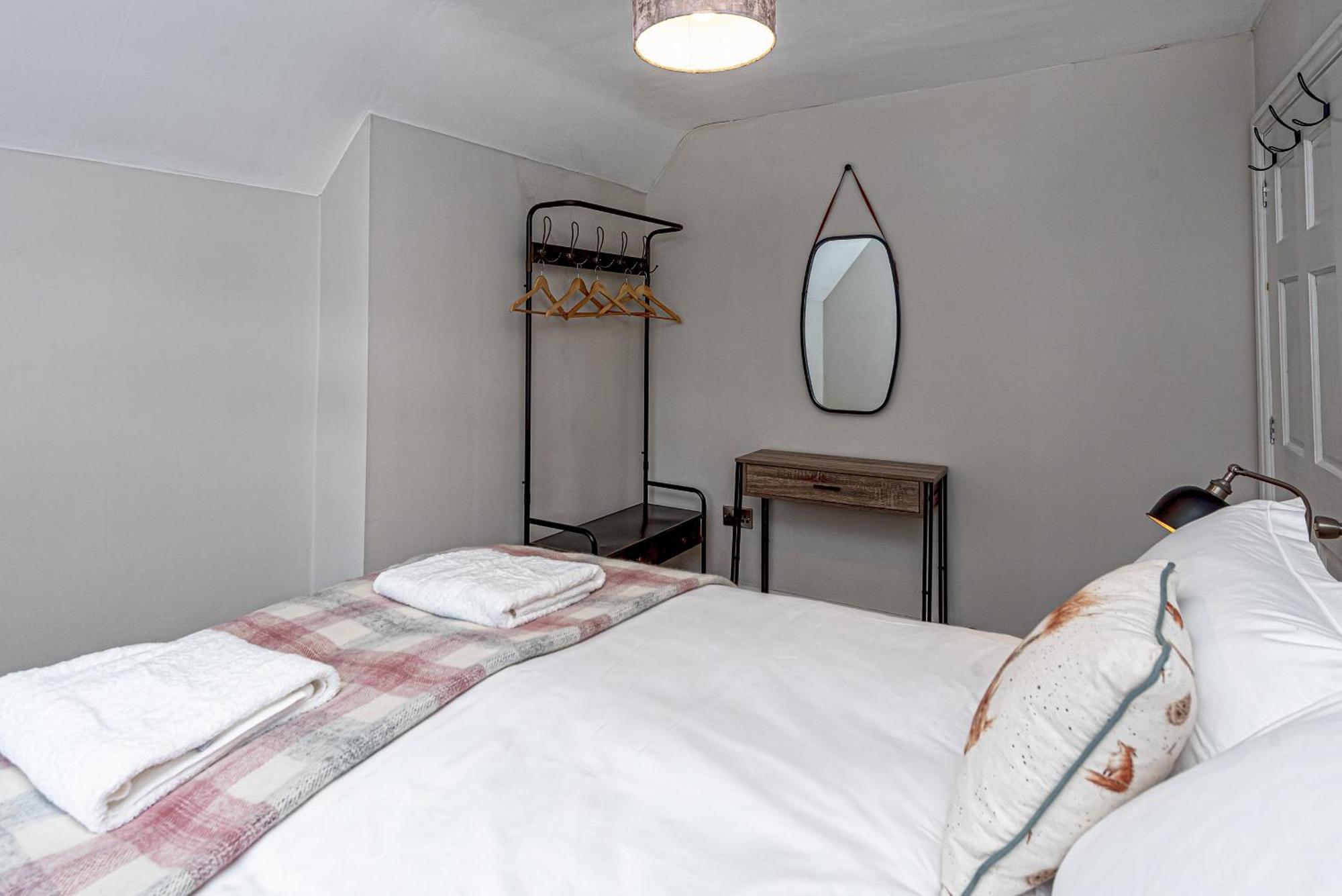 Character Townhouse In Town Centre & Superb Views Holiday home Dolgellau