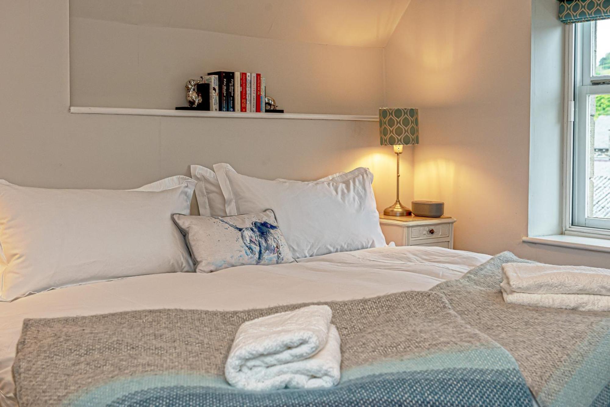 Character Townhouse In Town Centre & Superb Views Holiday home *