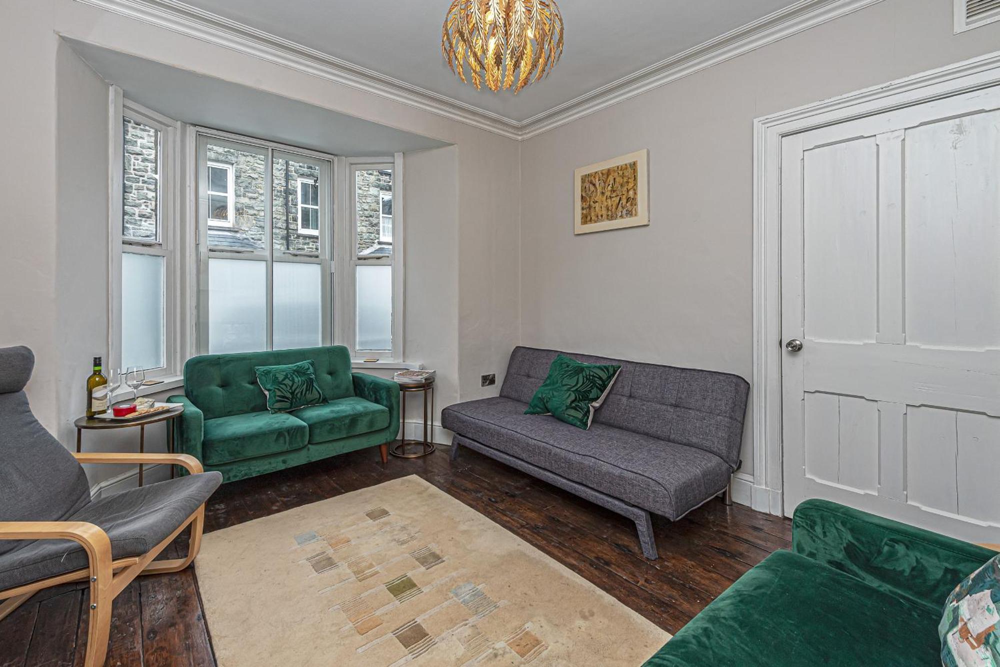 Character Townhouse In Town Centre & Superb Views Holiday home Dolgellau