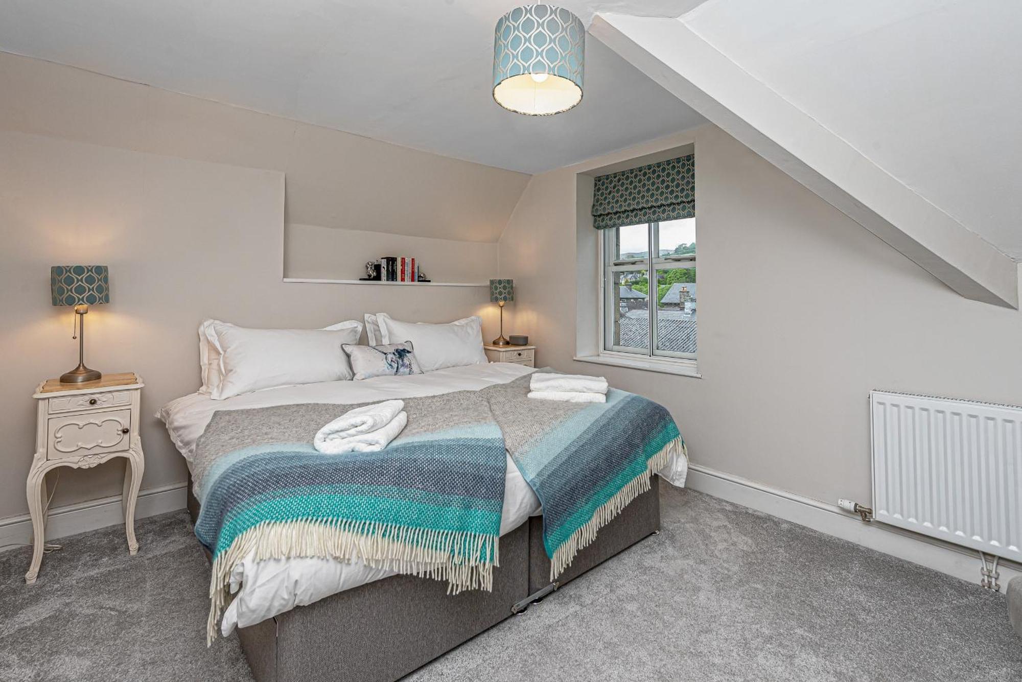 Character Townhouse In Town Centre & Superb Views * Dolgellau
