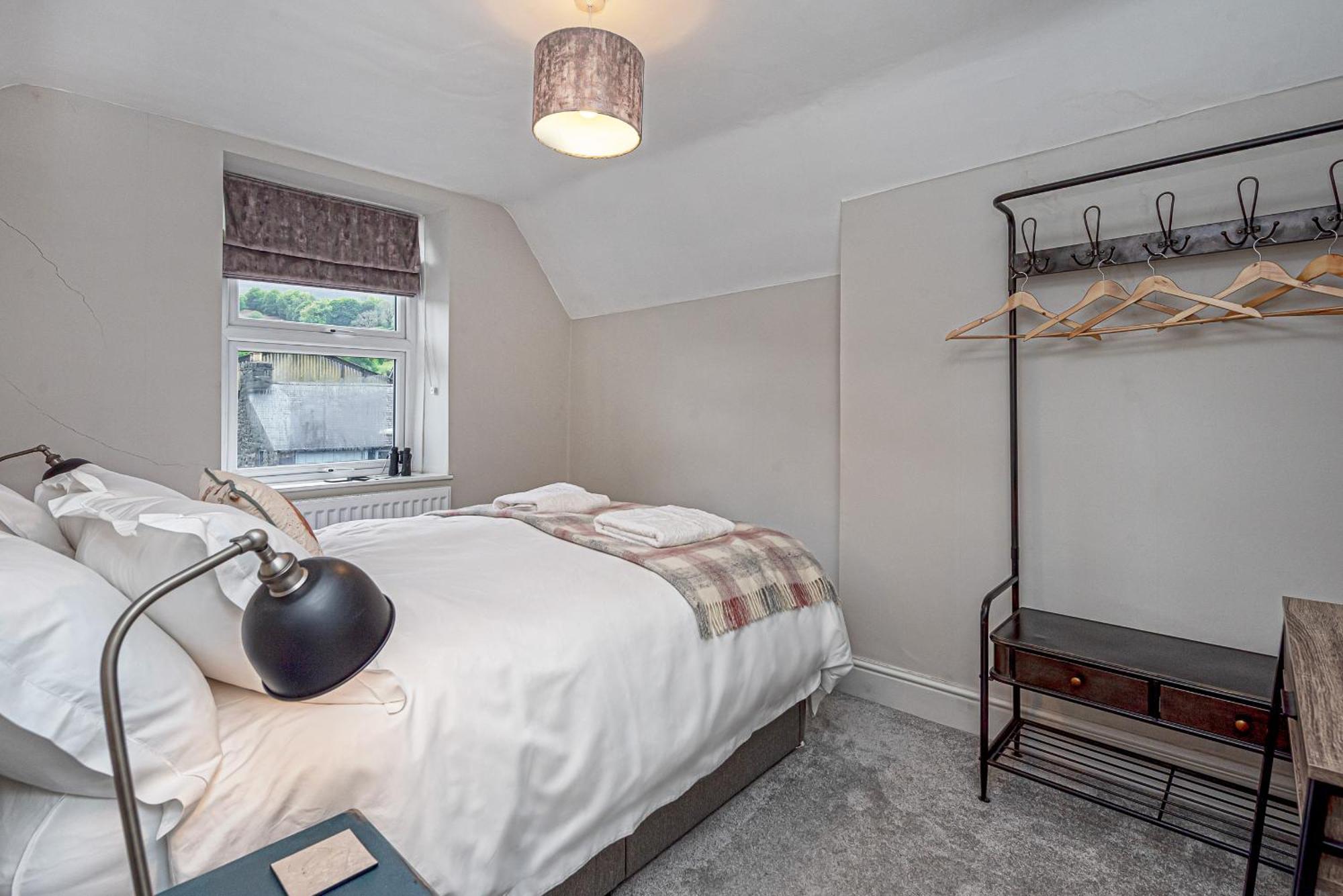 Character Townhouse In Town Centre & Superb Views * Dolgellau